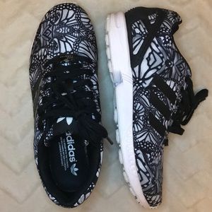 🌟 BRAND NEW ADIDAS 🌟